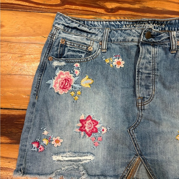 American Eagle Outfitters Floral Embroidered Denim Skirt - Picture 2 of 8
